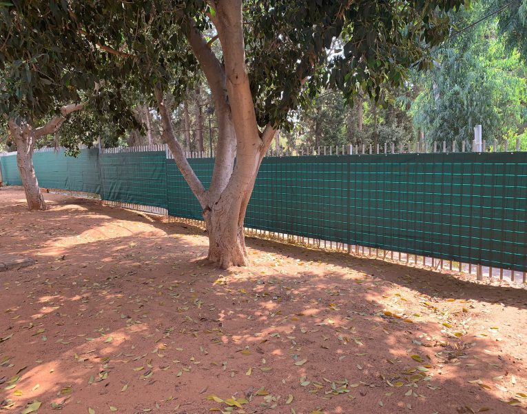 יריעה פלריג יוטה לגידור וגינון תפירה וטבעות